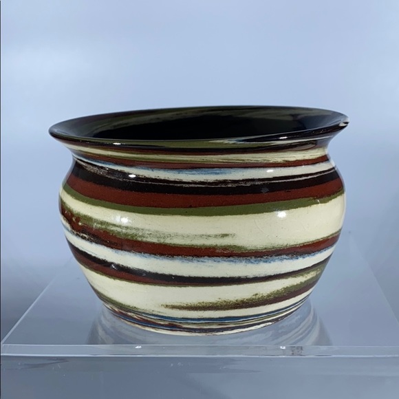 Desert Sands Pottery Lipped Bowl - Picture 2 of 10